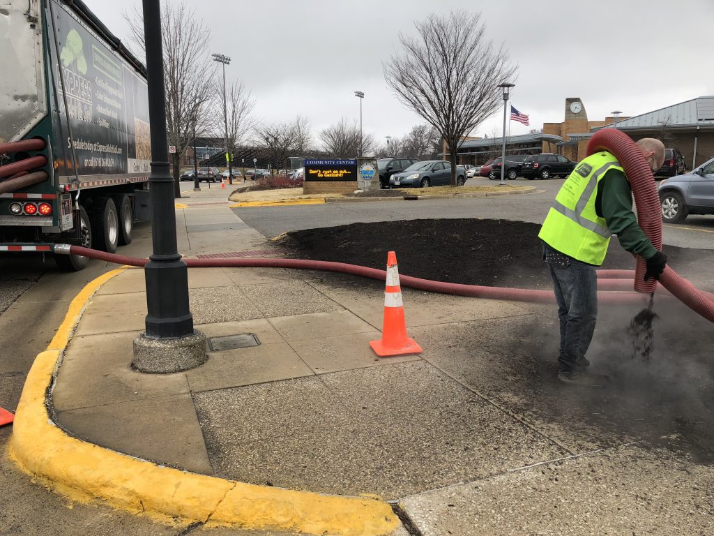 Express Mulch & Soil Mulch Installation & Ground Cover in Grand Rapids MI